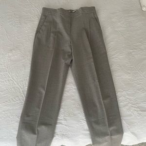 Babaton size 6 light grey pants stretchy waist